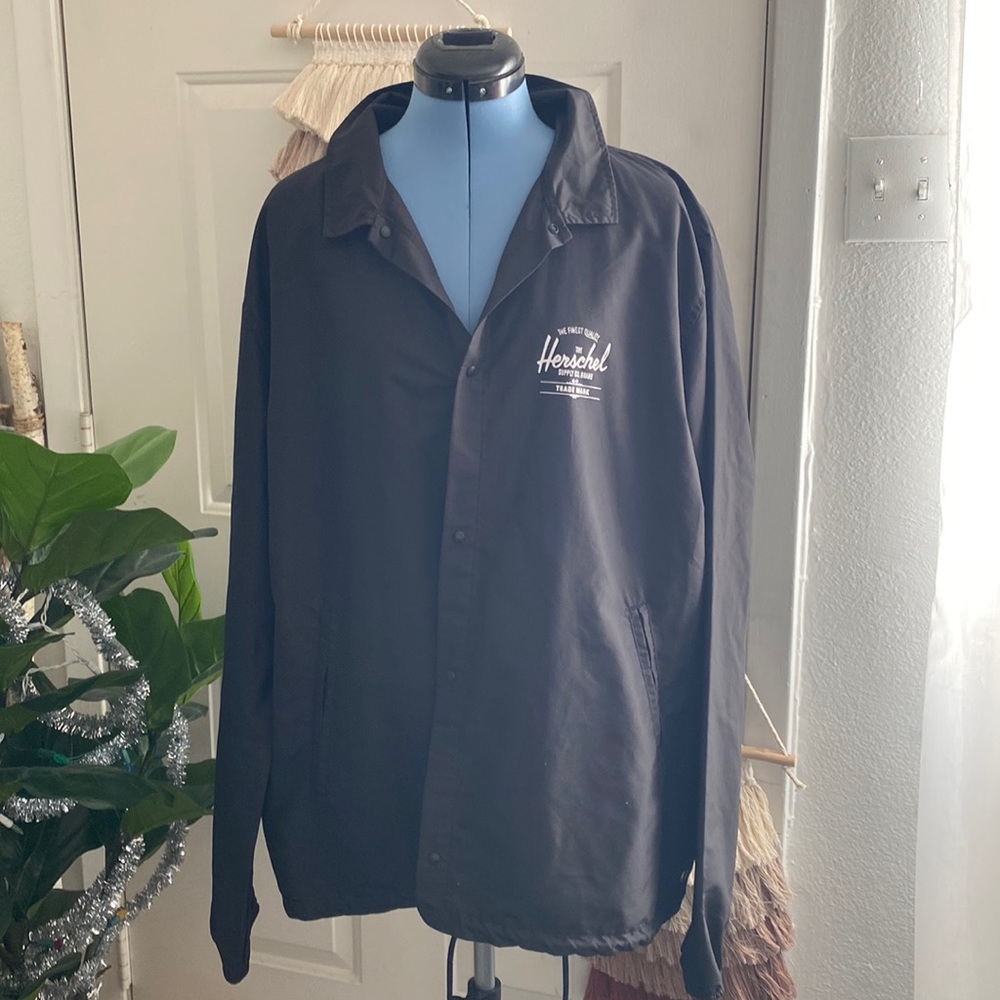 Herschel wind breaker with inner pocket